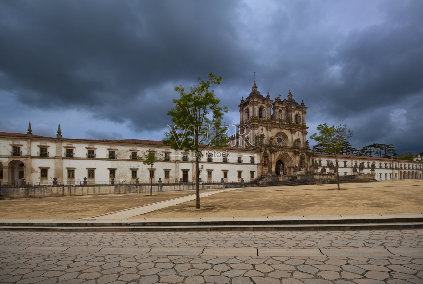 Alcobaça葡萄牙的修道院。照片摄影图片