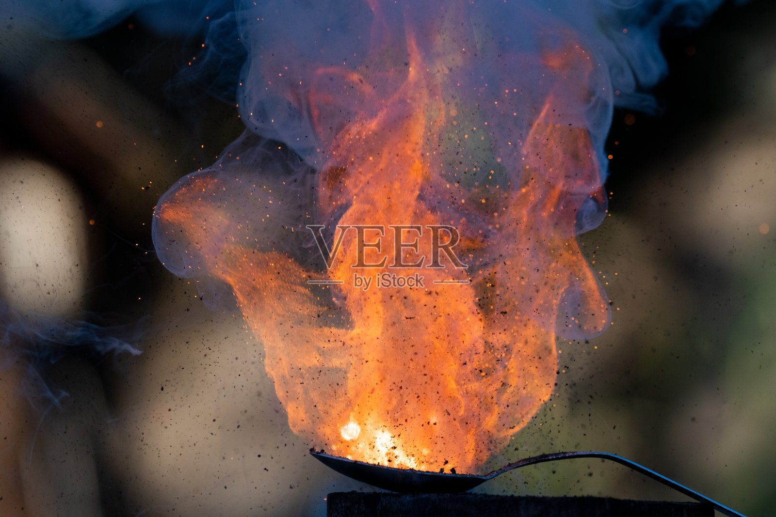 爆竹火药火焰爆炸照片摄影图片