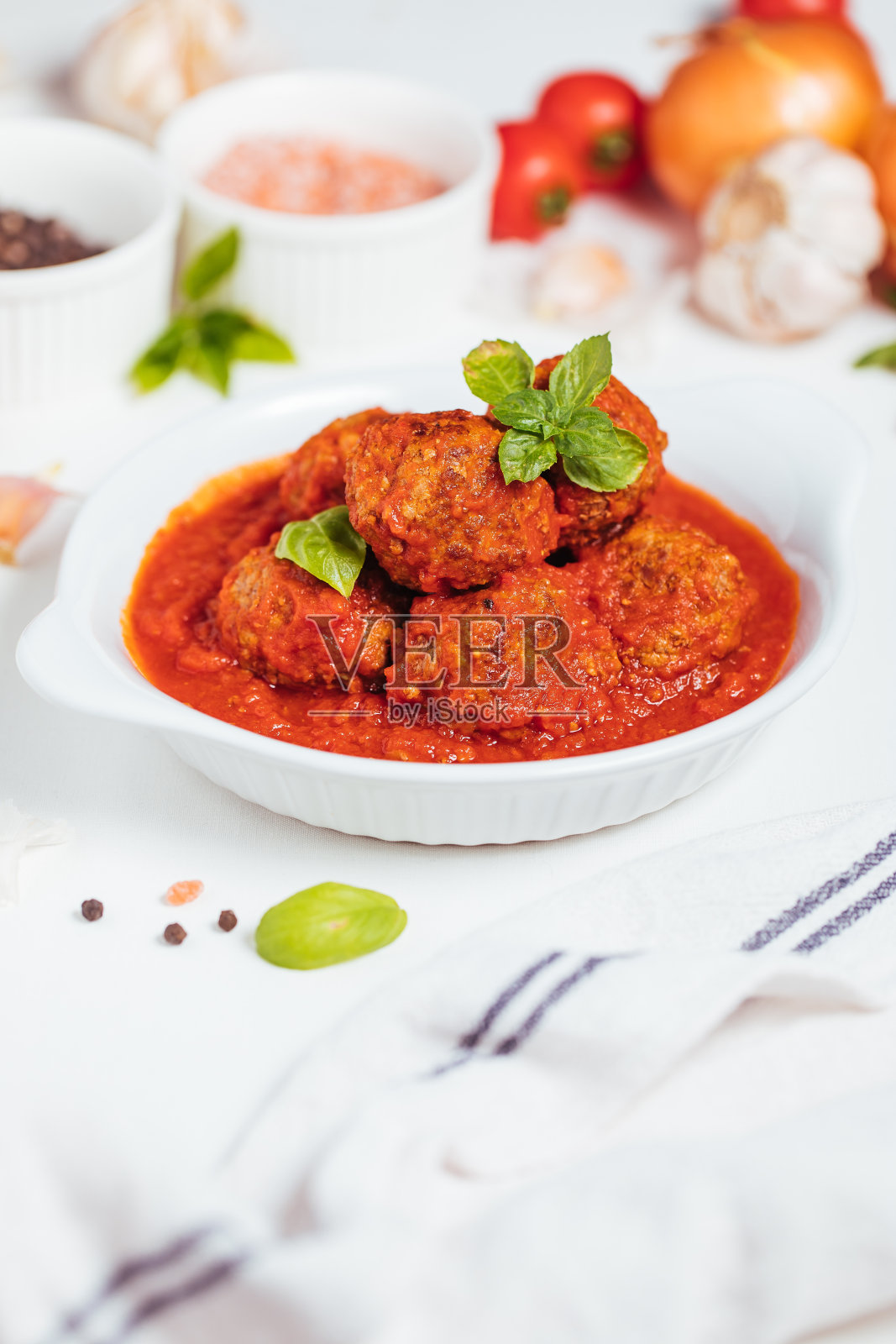 肉丸和成分照片摄影图片