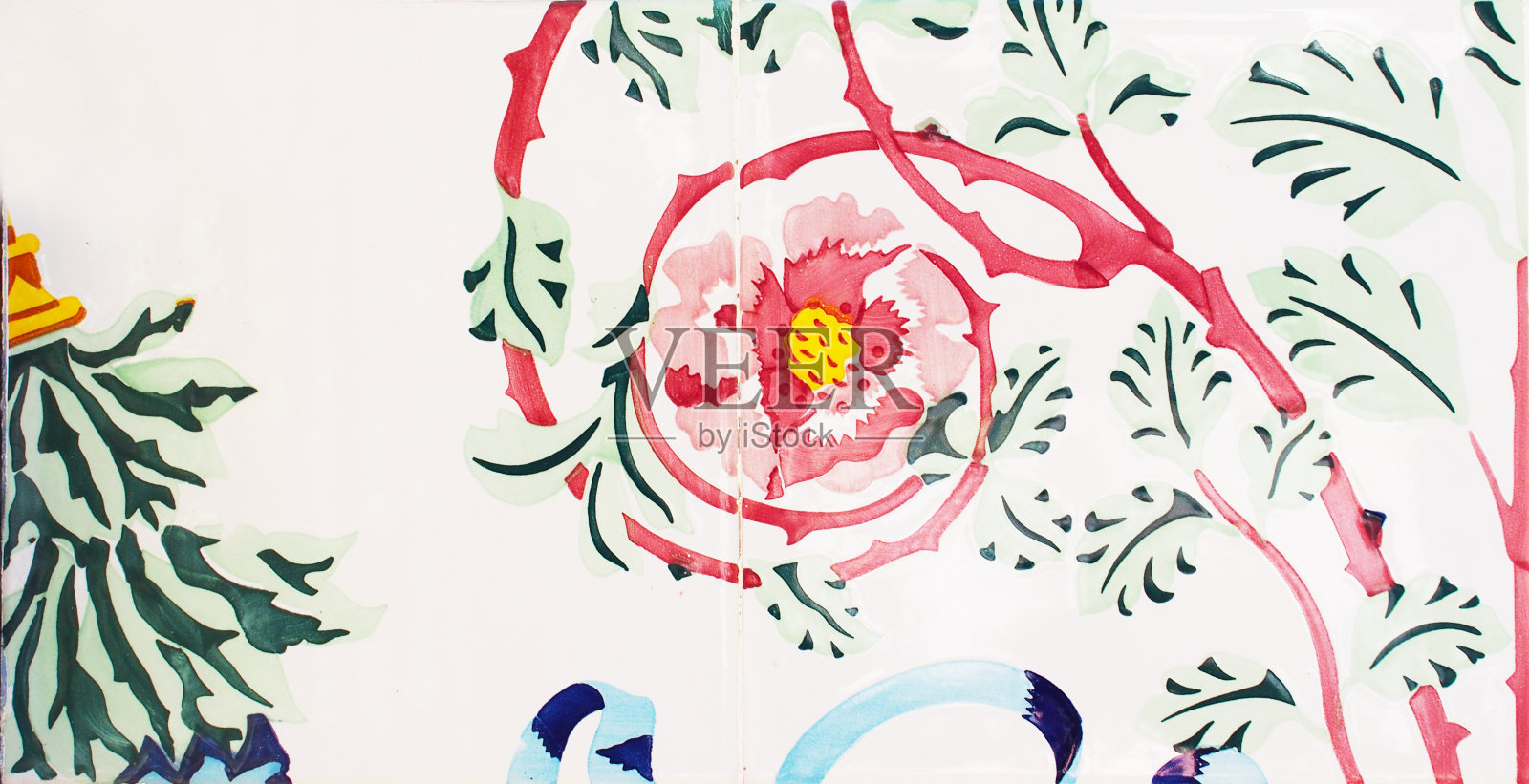 老房子立面传统瓷砖的细节。装饰瓷砖。瓦伦西亚传统瓷砖。花卉装饰。插画图片素材