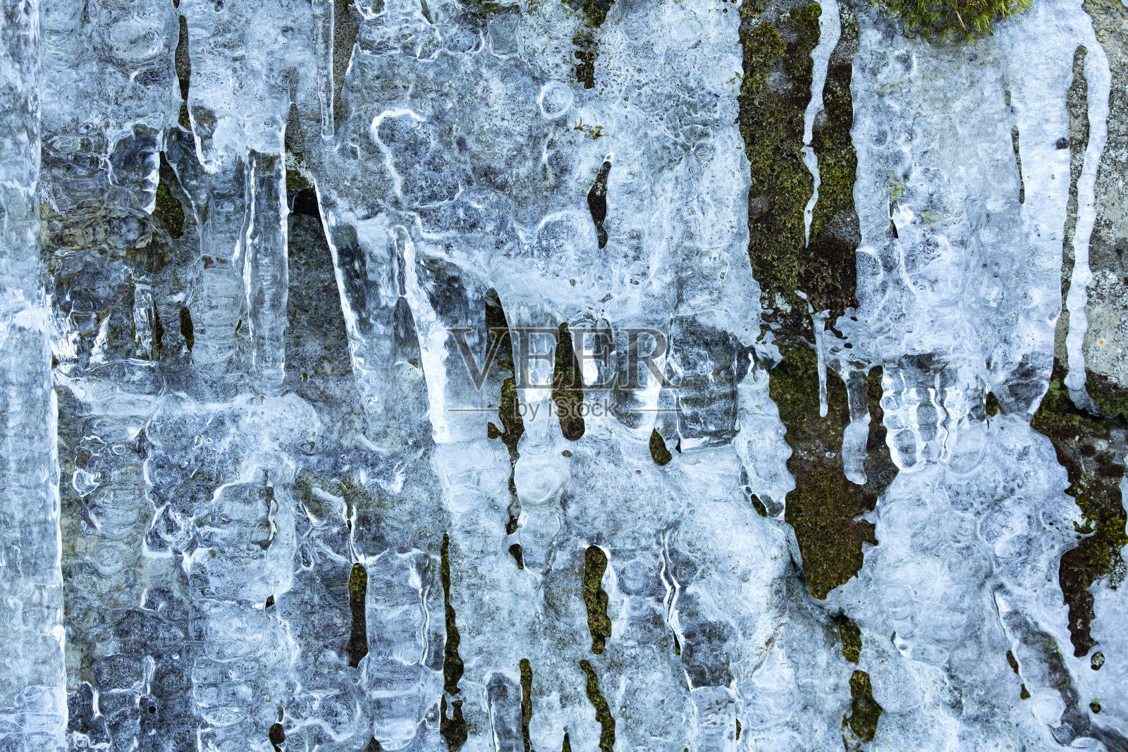 康涅狄格州曼彻斯特的凯斯山公园的冰形成。照片摄影图片