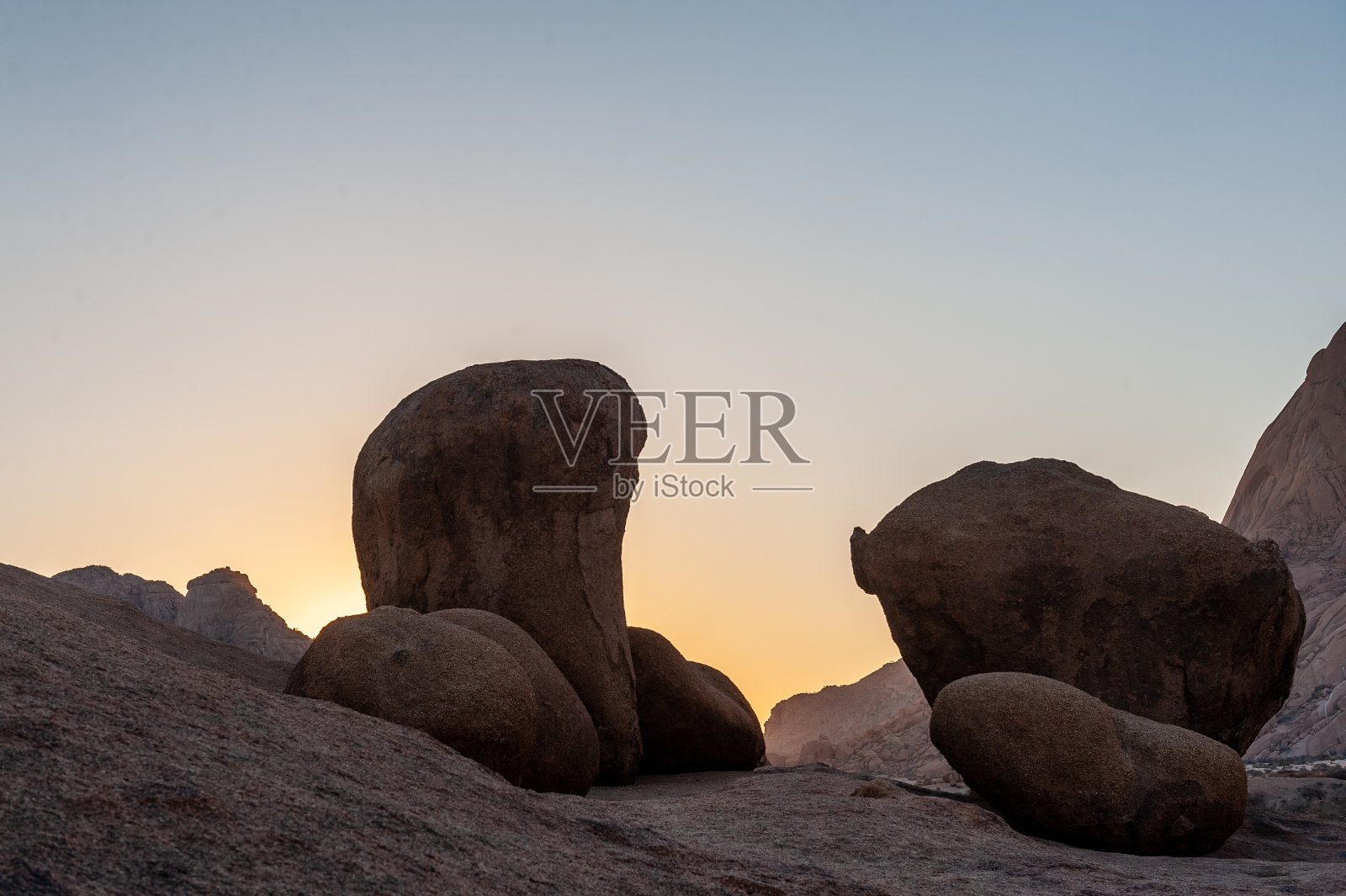 日落时分的斯皮茨科佩地区照片摄影图片