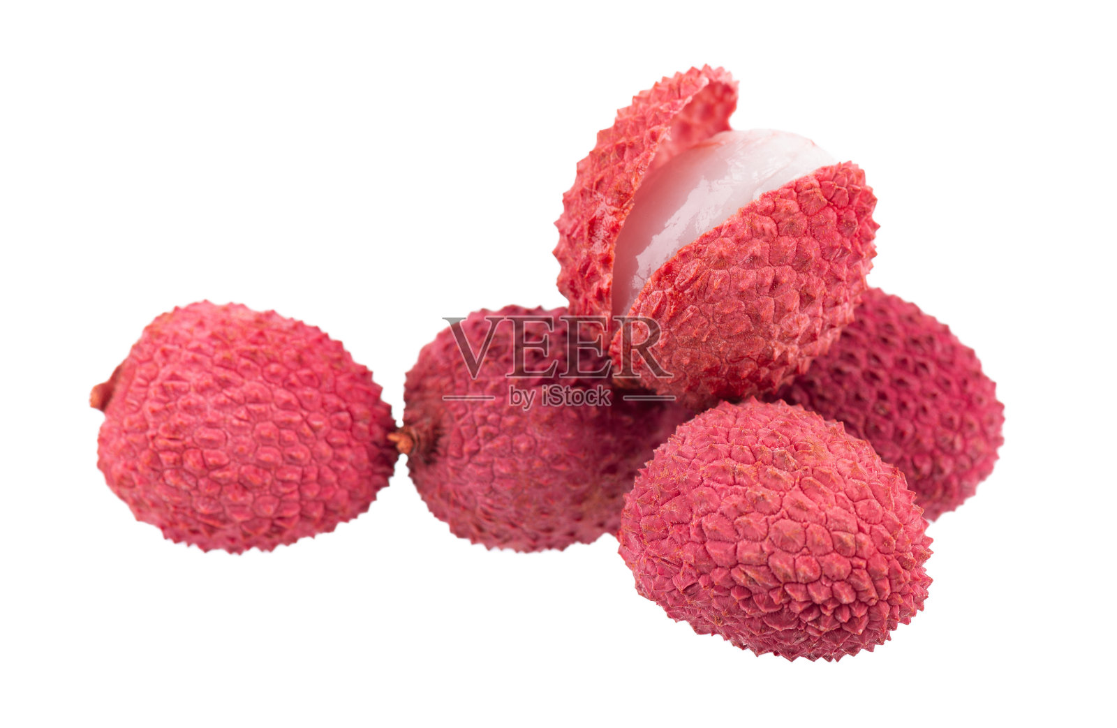 荔枝果孤立在白色背景上。热带异国情调的新鲜成熟水果。荔枝。剪切路径。照片摄影图片