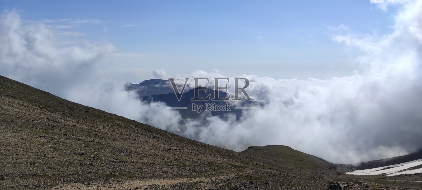 从山顶俯瞰全景。照片摄影图片