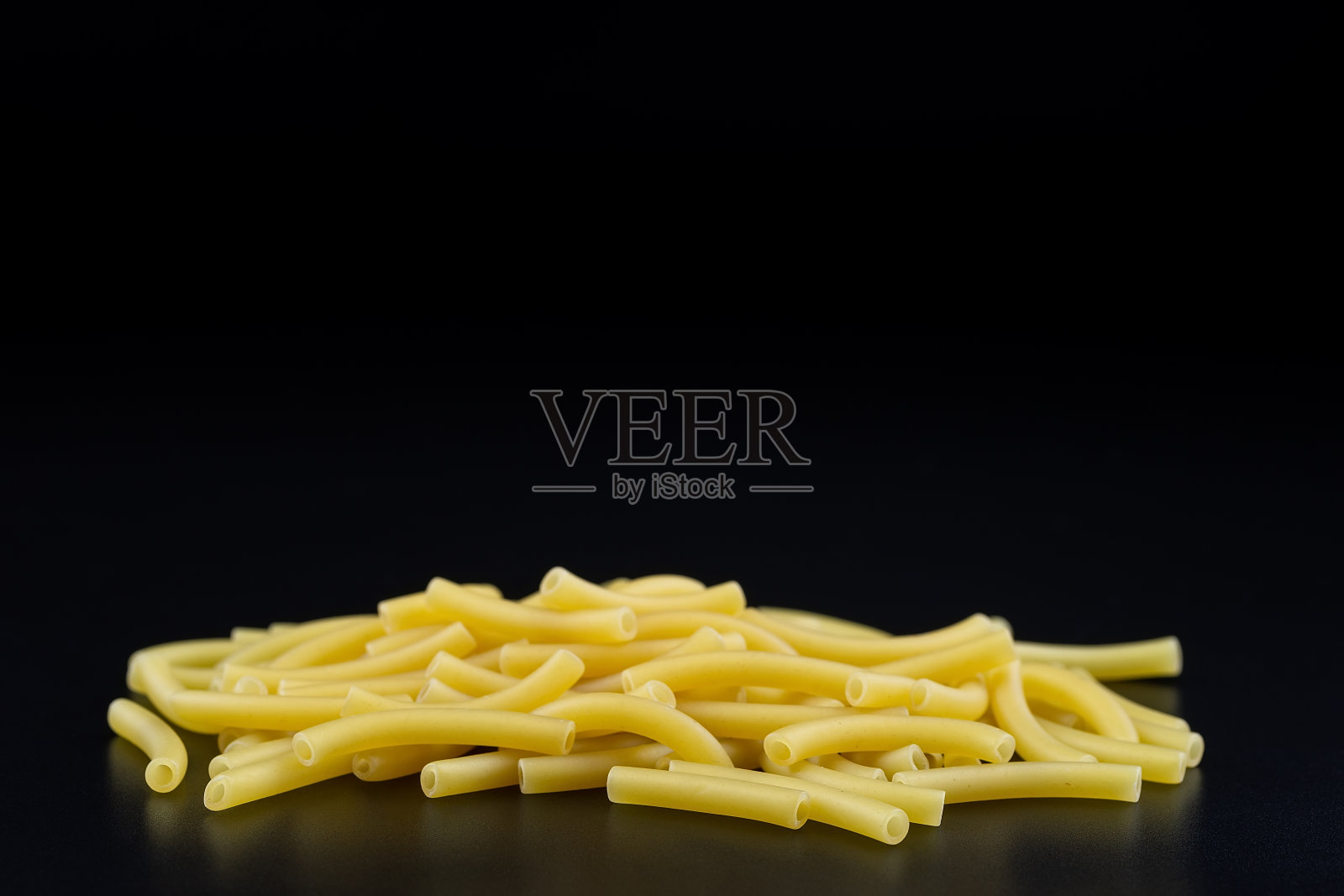 背景上的通心粉纹理照片摄影图片