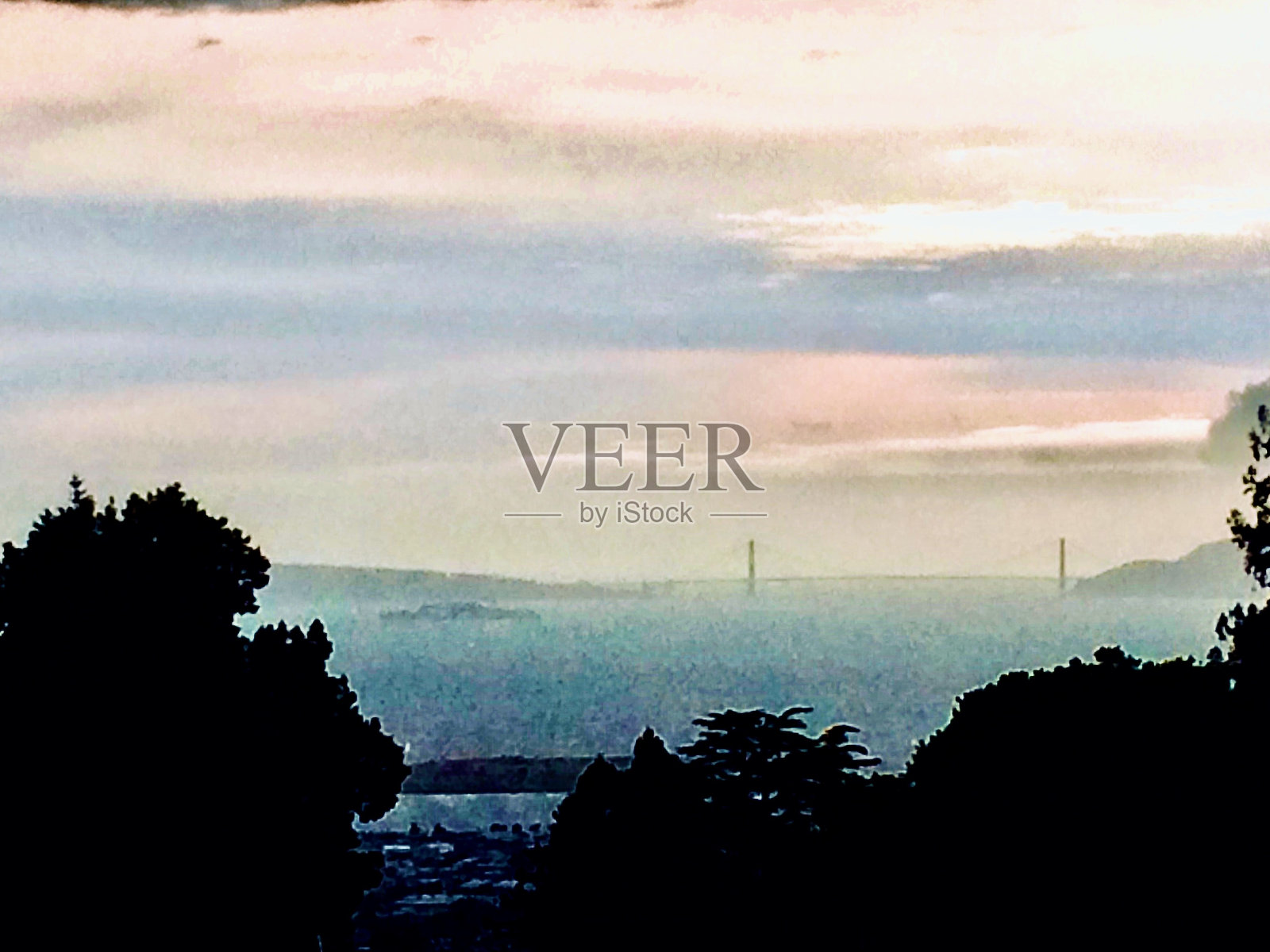 日落时分的金门大桥照片摄影图片