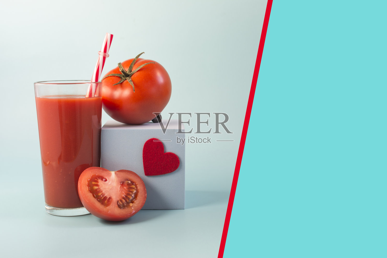 抽象颜色两区背景与番茄汁,蓝色讲台和复制空间番茄照片摄影图片