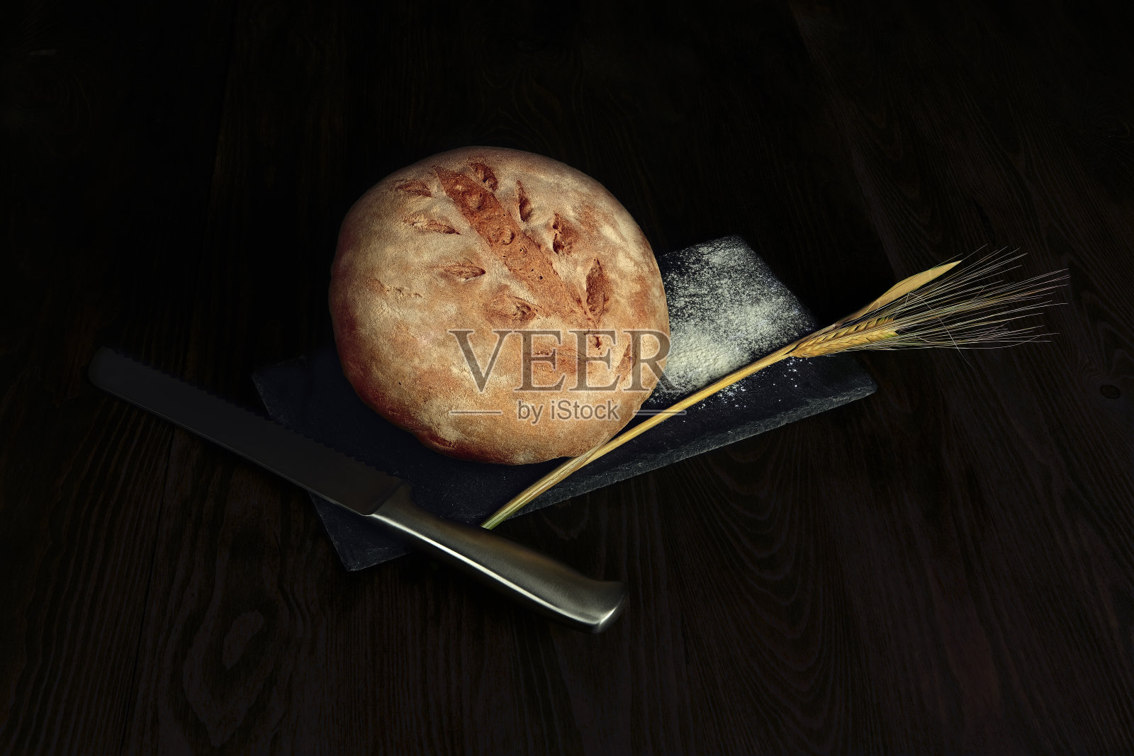 再配上一块面包照片摄影图片