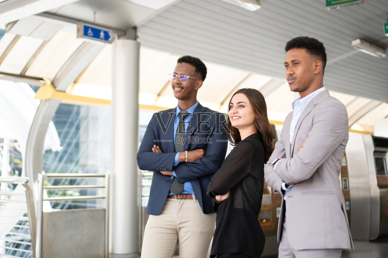 一群商业人士照片摄影图片