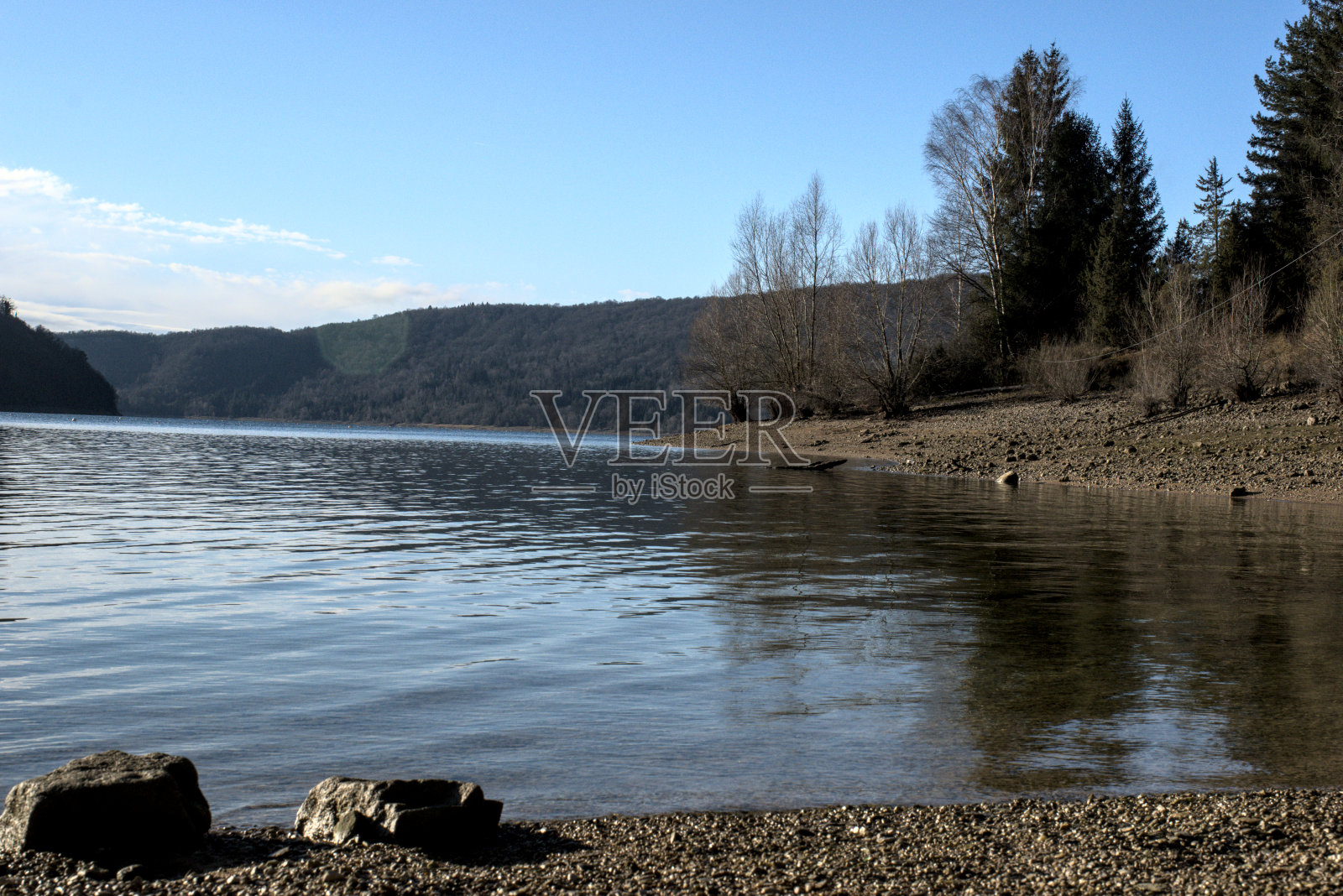 乌格兰湖上的日出——汝拉照片摄影图片