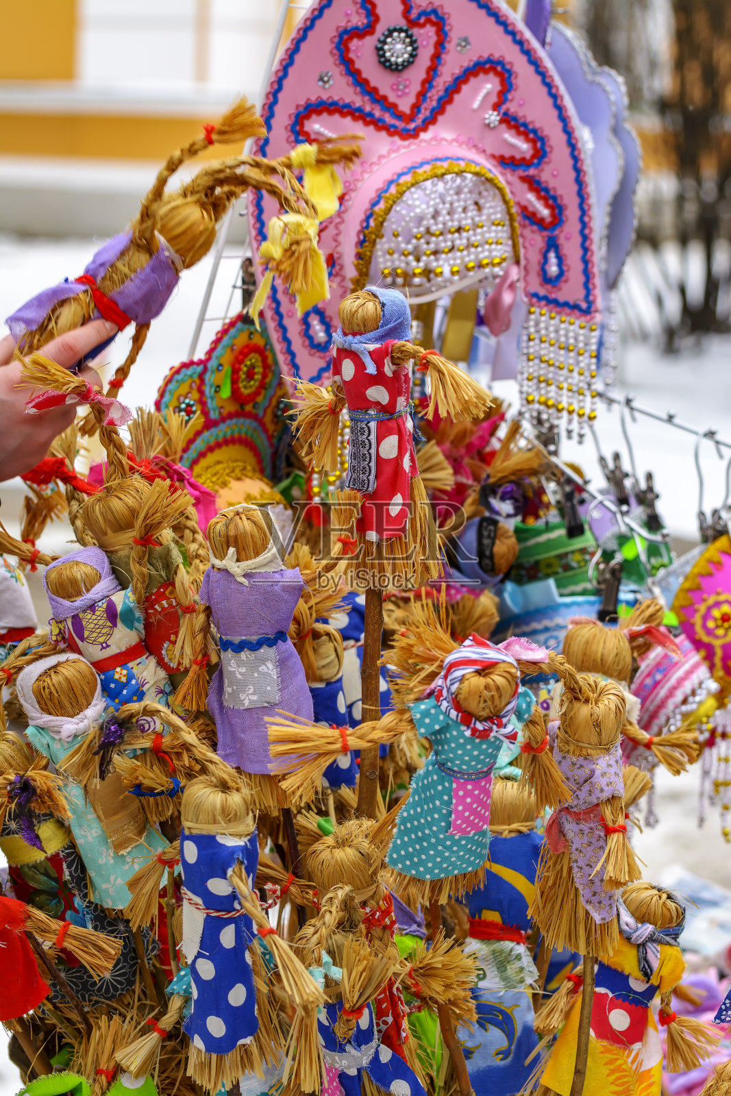 在圣彼得堡的彼得和保罗要塞的领土上庆祝马斯利尼察。照片摄影图片