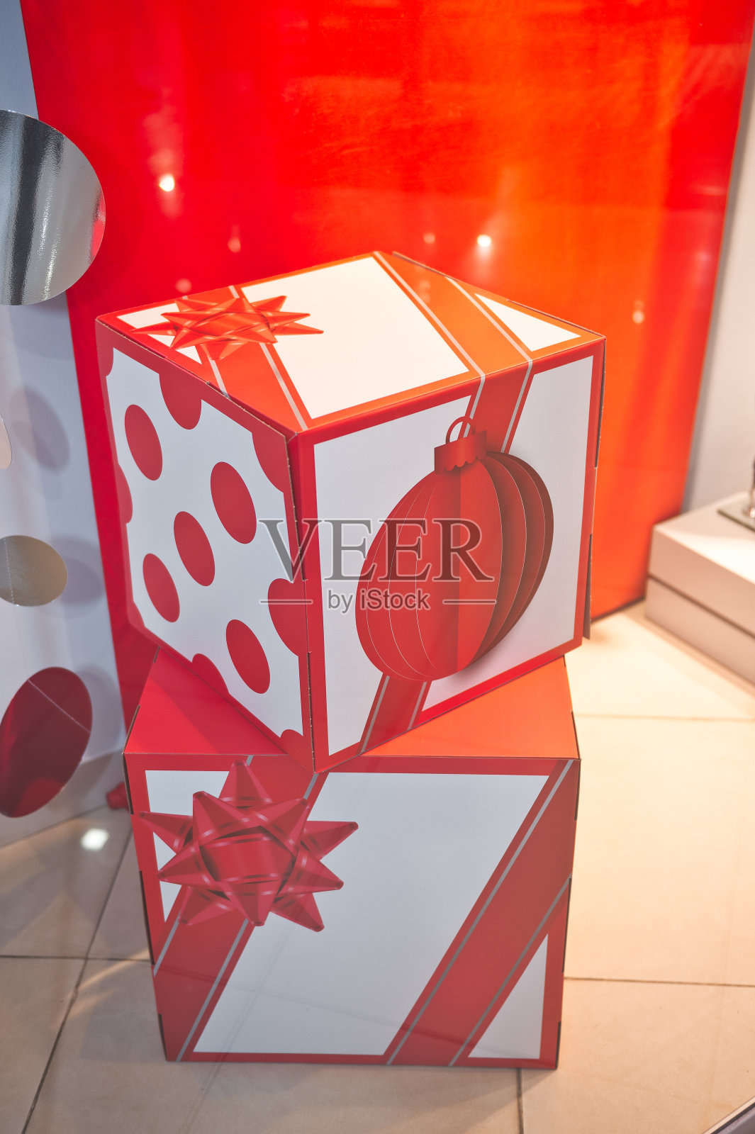 商店橱窗的圣诞装饰3726。照片摄影图片