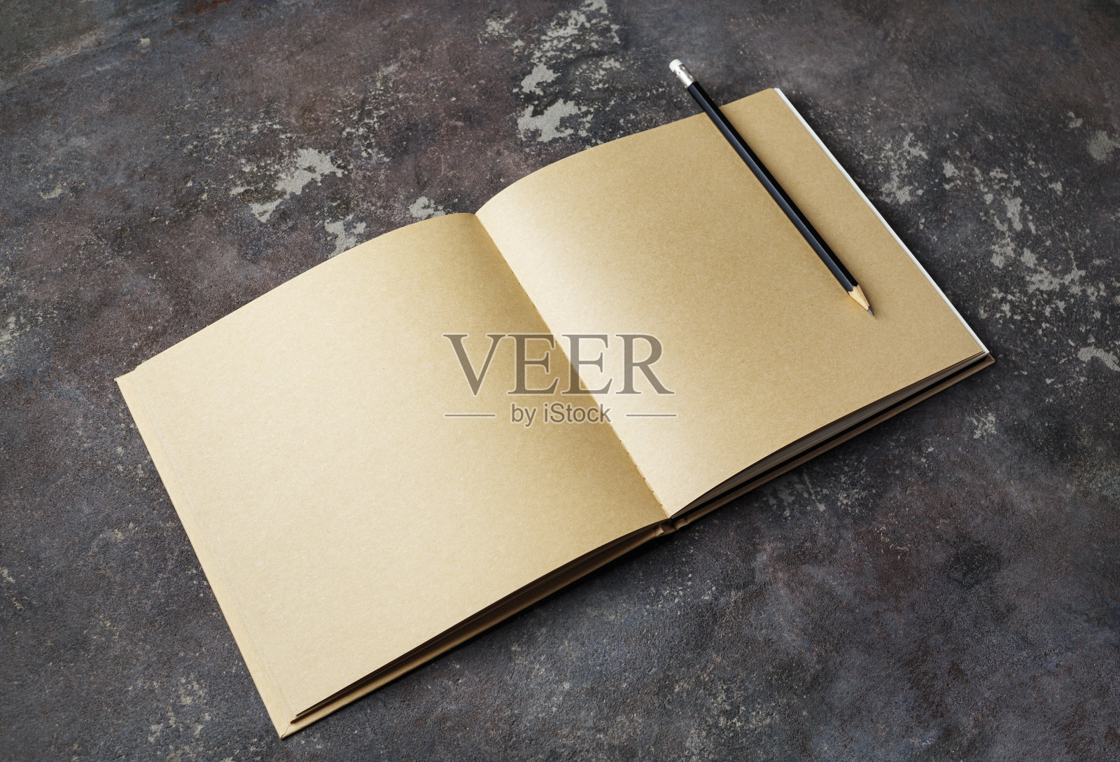 速写本和铅笔照片摄影图片