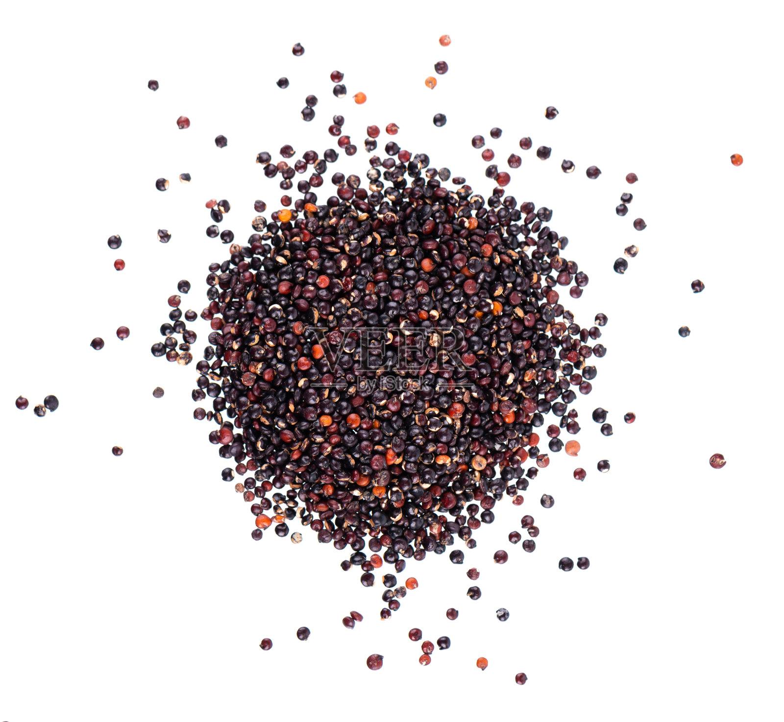 黑色藜麦种子孤立在白色背景。一堆生金瓜。前视图。照片摄影图片