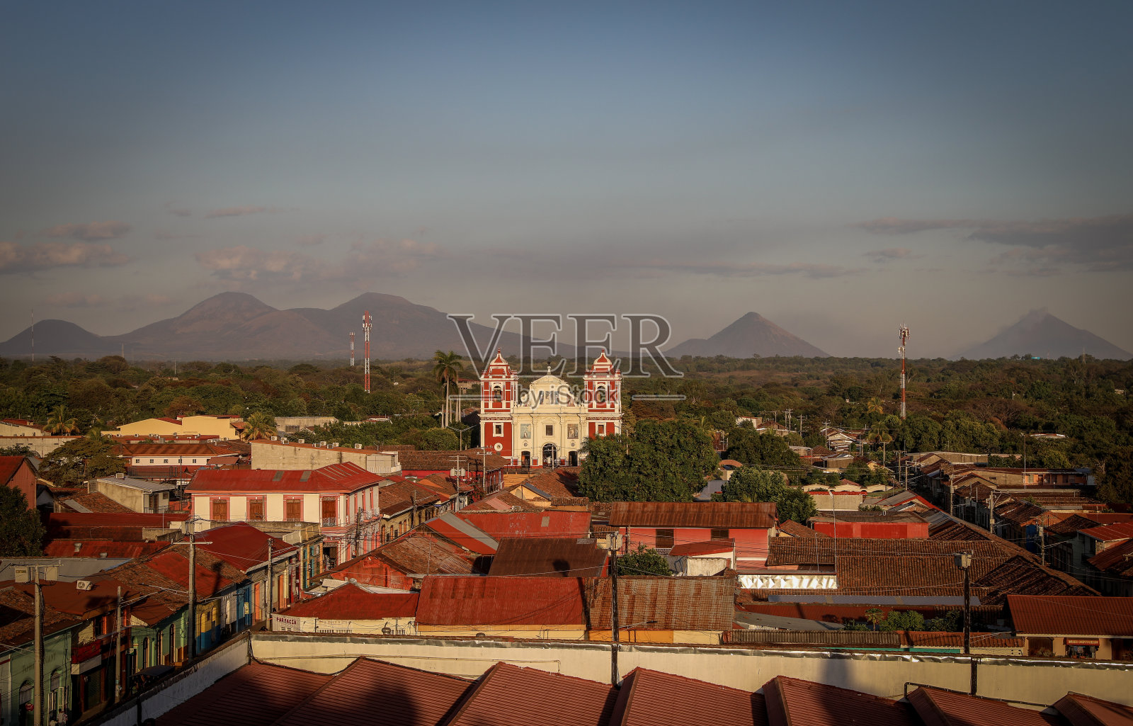 鸟瞰卡拉瓦罗教堂,利昂,尼加拉瓜照片摄影图片