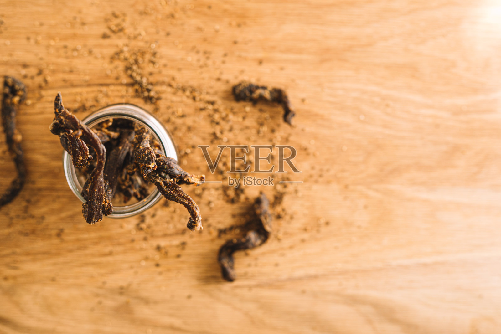 玻璃罐里的比通棒照片摄影图片