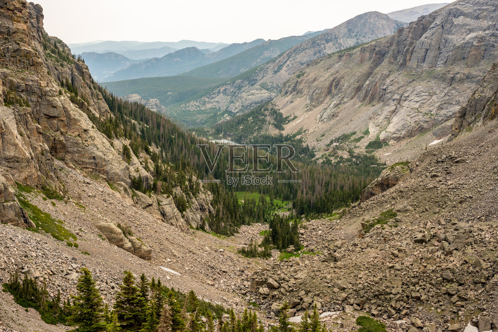 从安德鲁斯冰川俯瞰山谷照片摄影图片