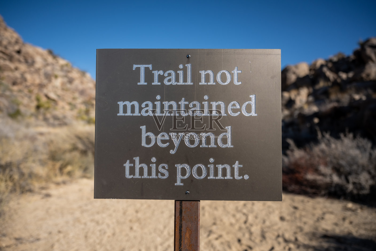 超过这个标志点后没有留下痕迹照片摄影图片