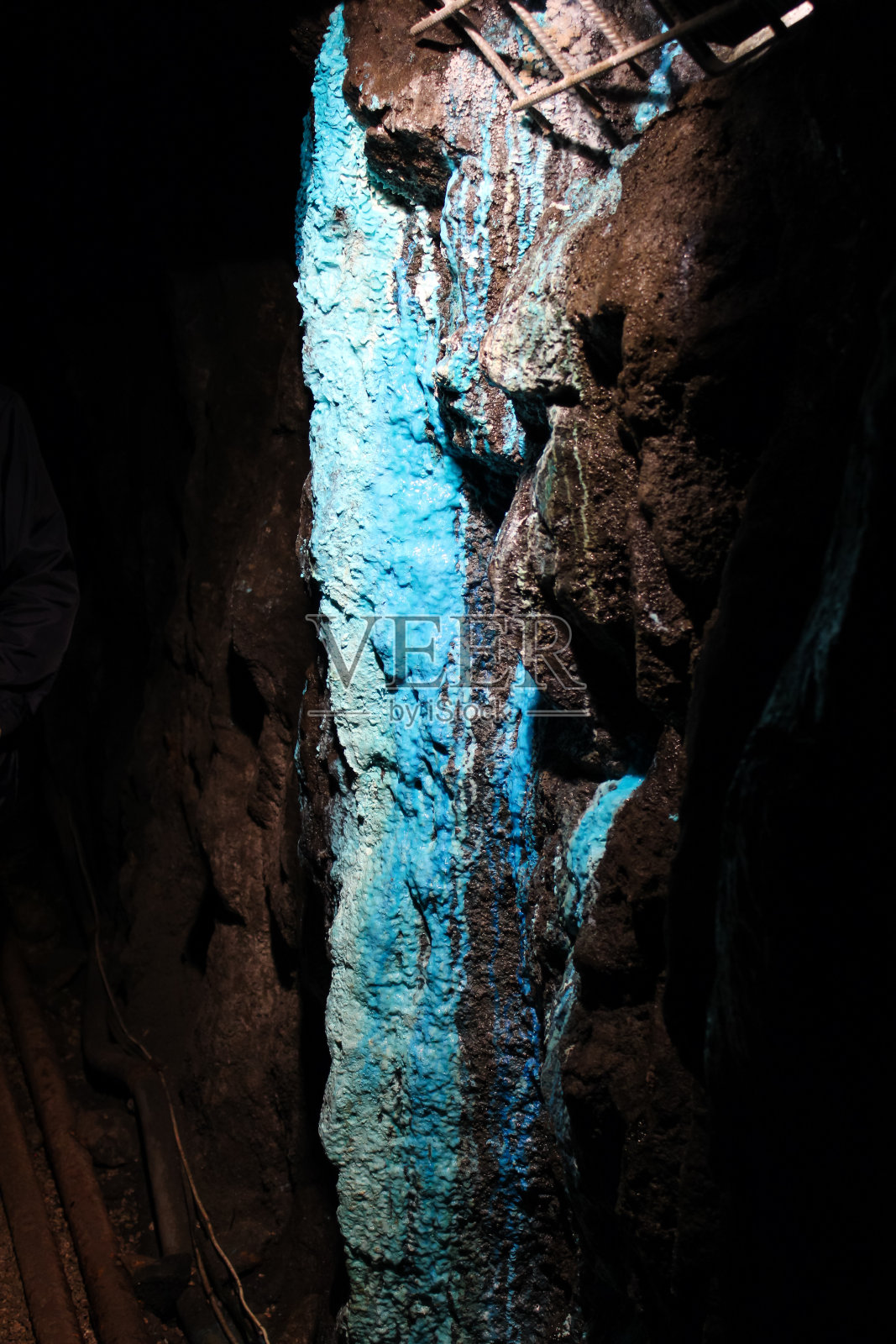 矿壁形成蓝色黄腐病照片摄影图片