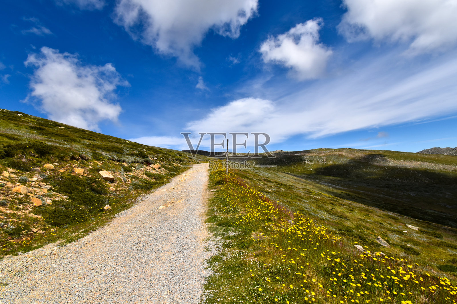 宁静的山照片摄影图片