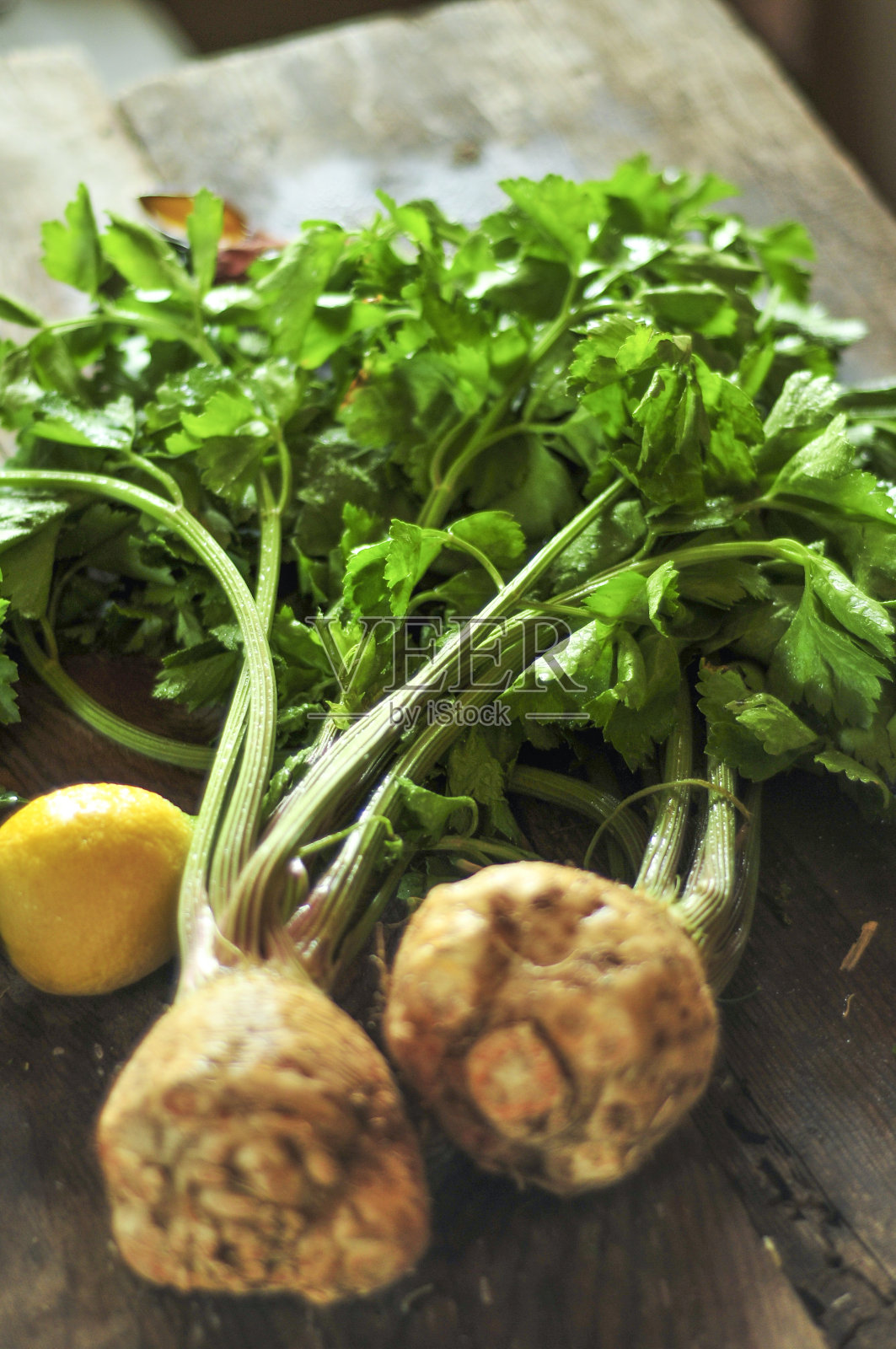 新鲜有机芹菜照片摄影图片