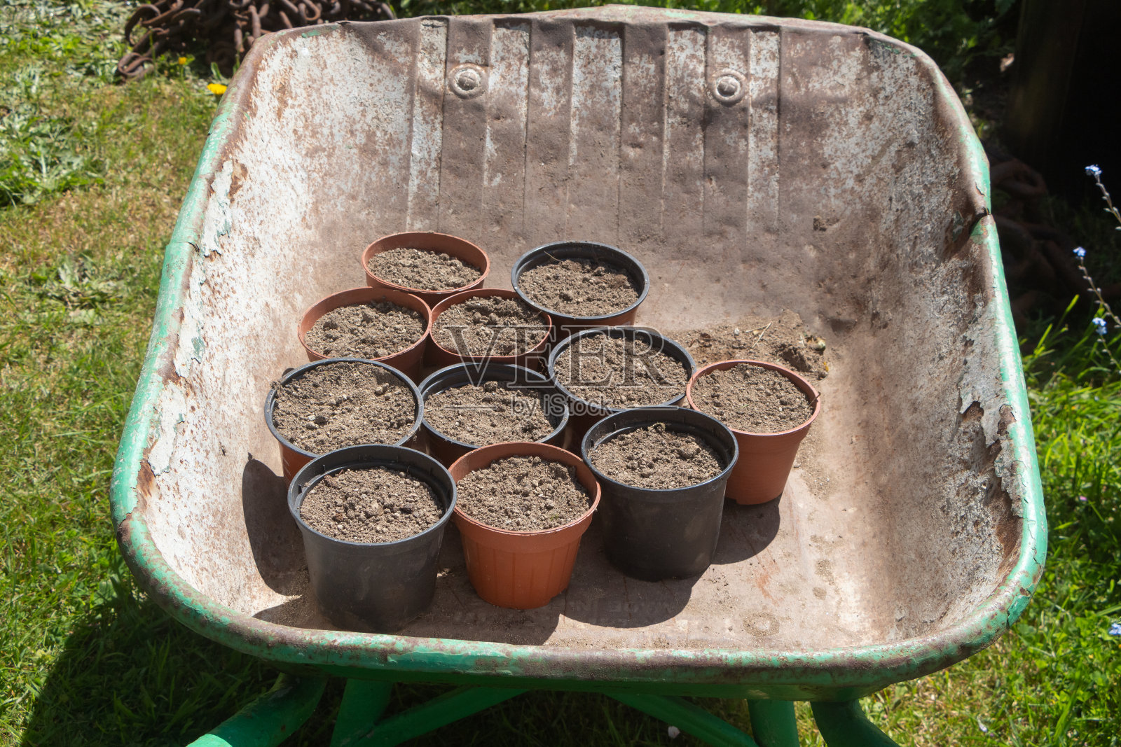 为种植准备花盆及盆栽土壤照片摄影图片