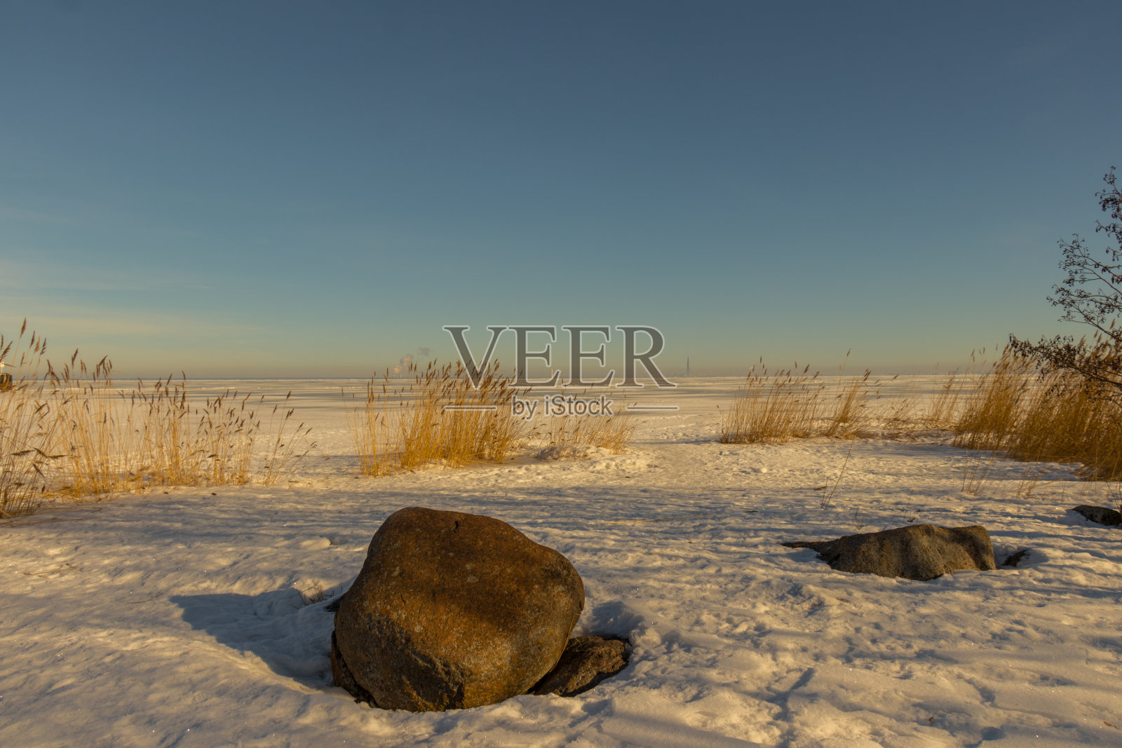 彼得城公园的冬季景观。照片摄影图片