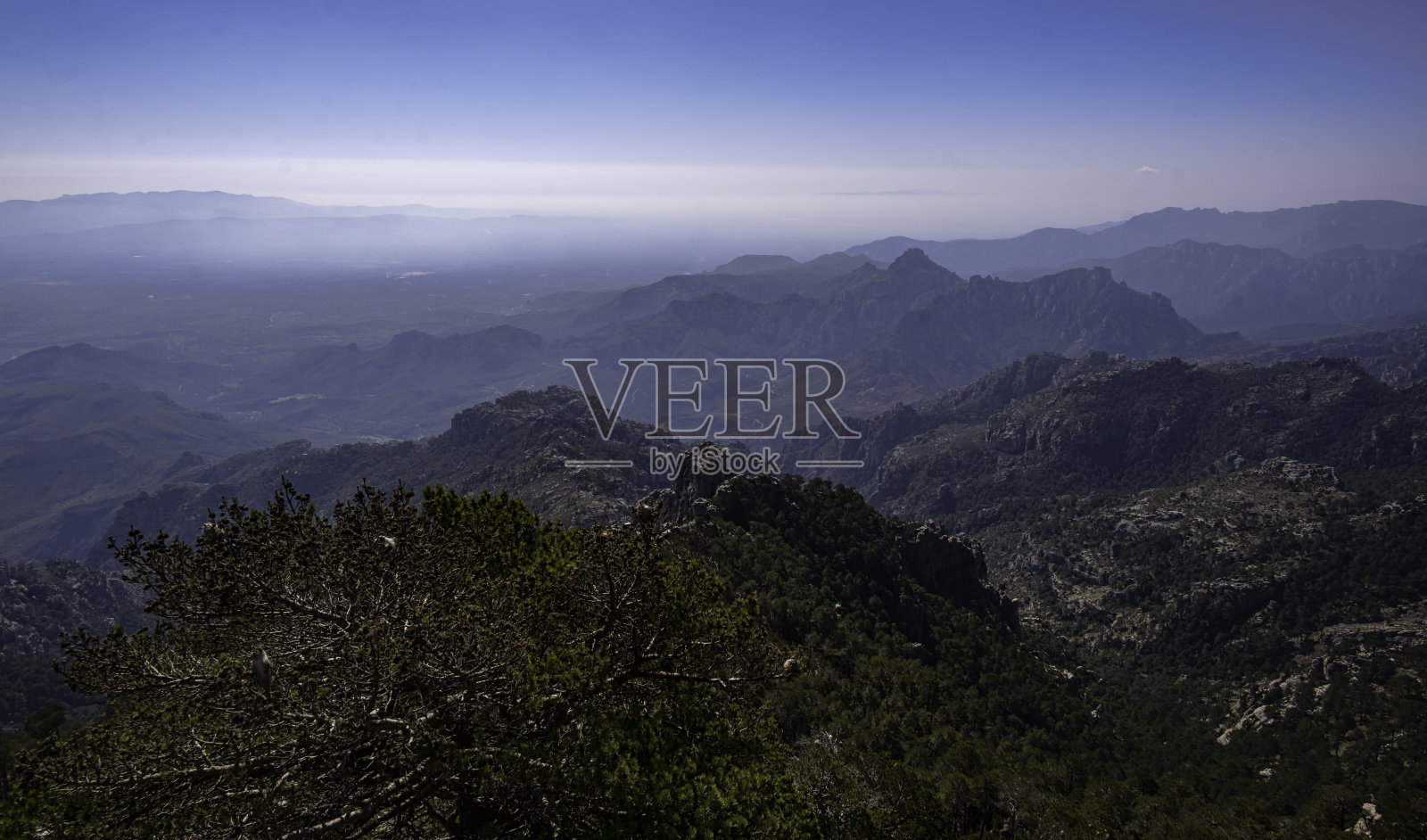 卡罗山的观点,卡罗山的观点,拜克斯埃布罗,塔拉戈纳,加泰罗尼亚,西班牙。照片摄影图片