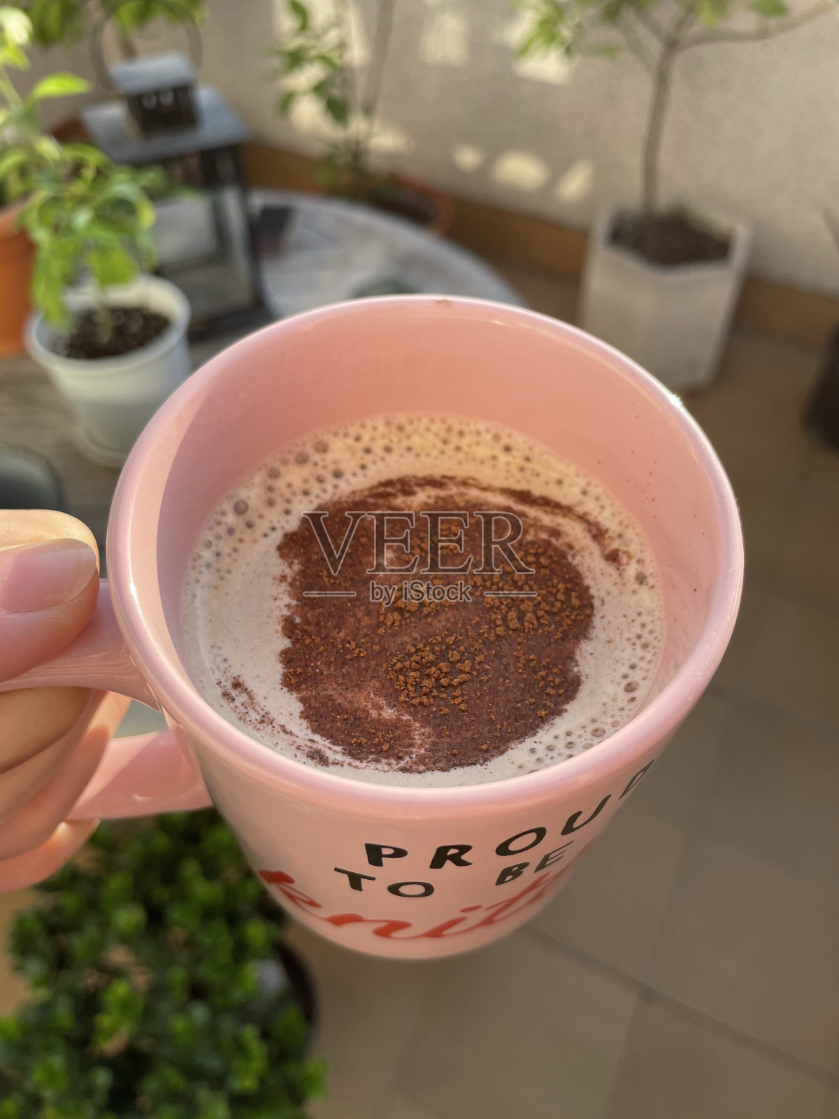 早晨喝咖啡照片摄影图片