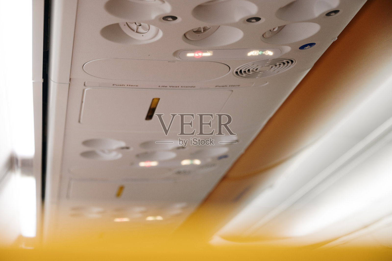 飞机内部的细节照片摄影图片