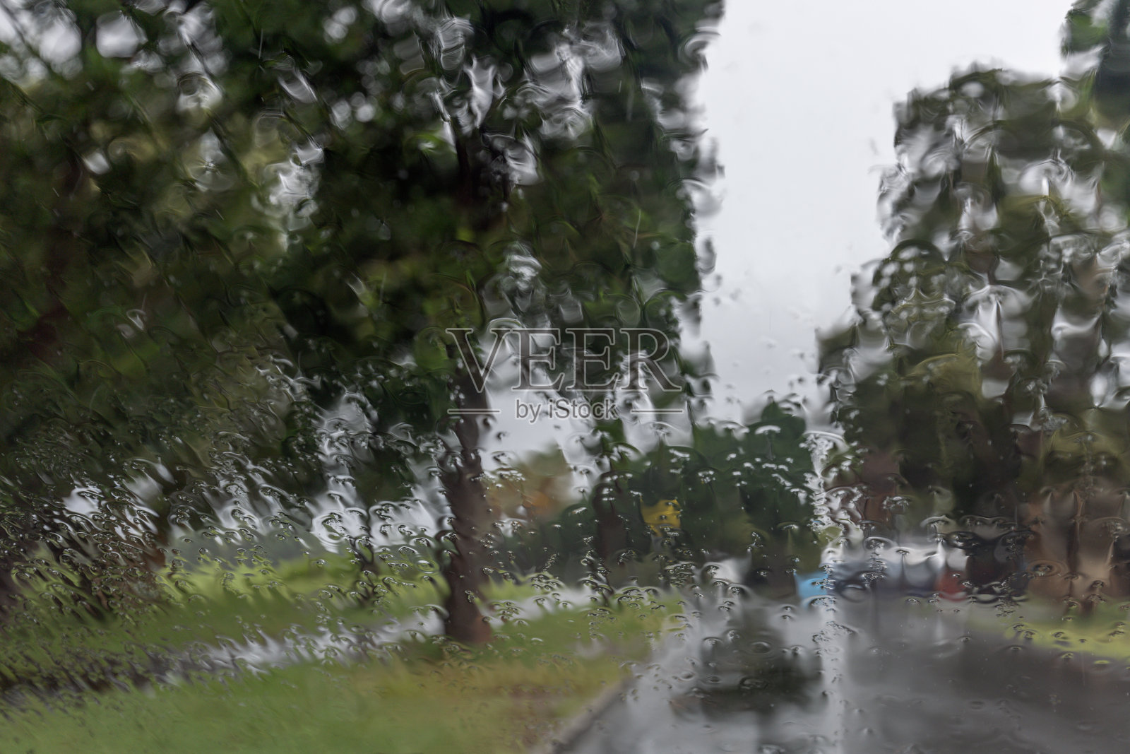 湿挡风玻璃视图照片摄影图片