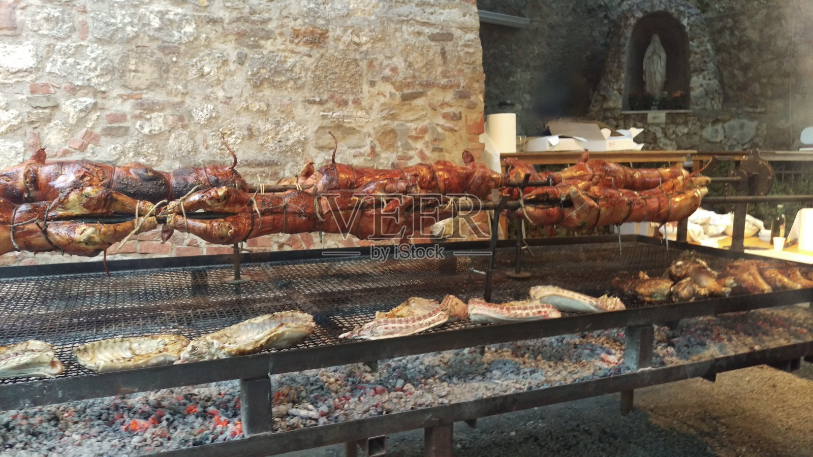 意大利托斯卡纳,晚餐野猪照片摄影图片