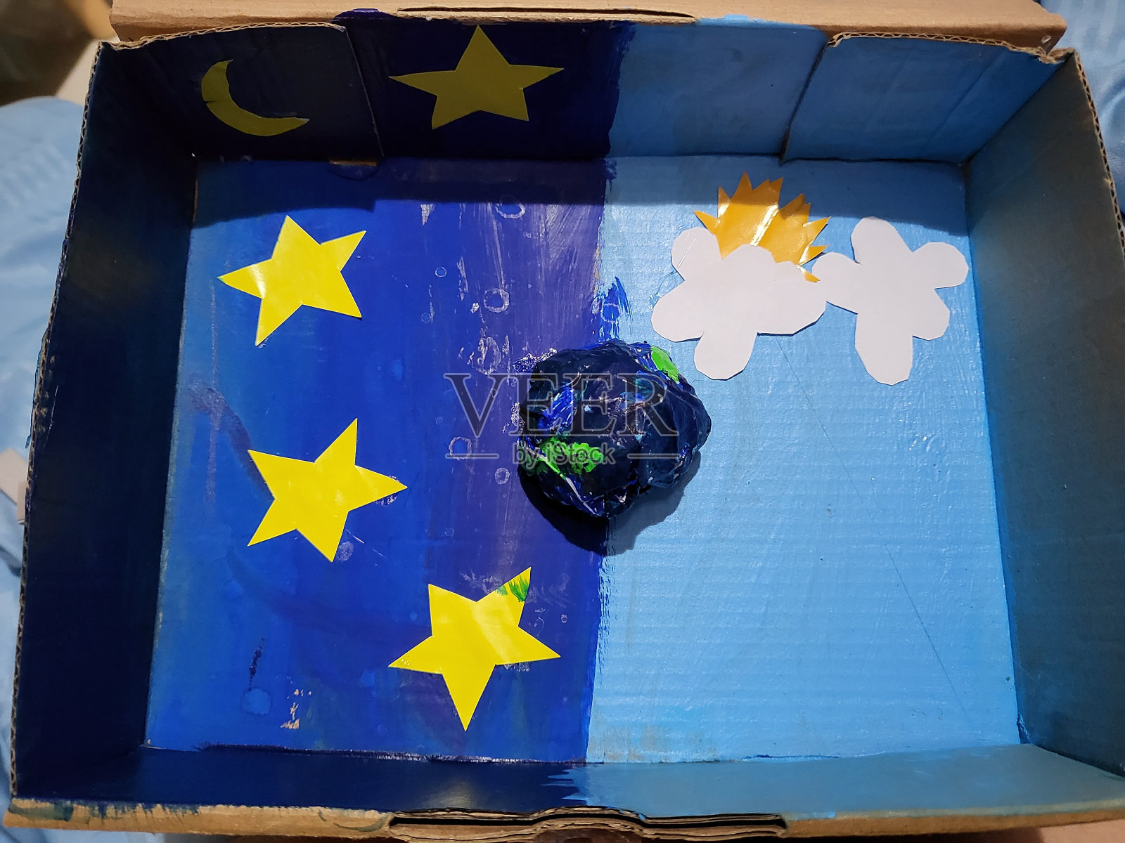 硬纸板盖的背面照片摄影图片