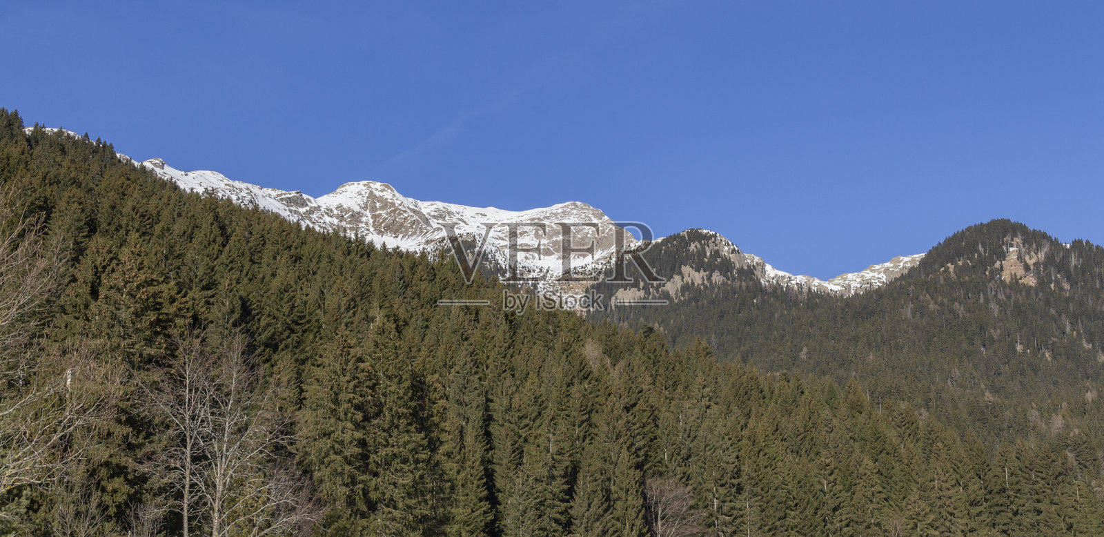 南蒂罗尔的山脉照片摄影图片