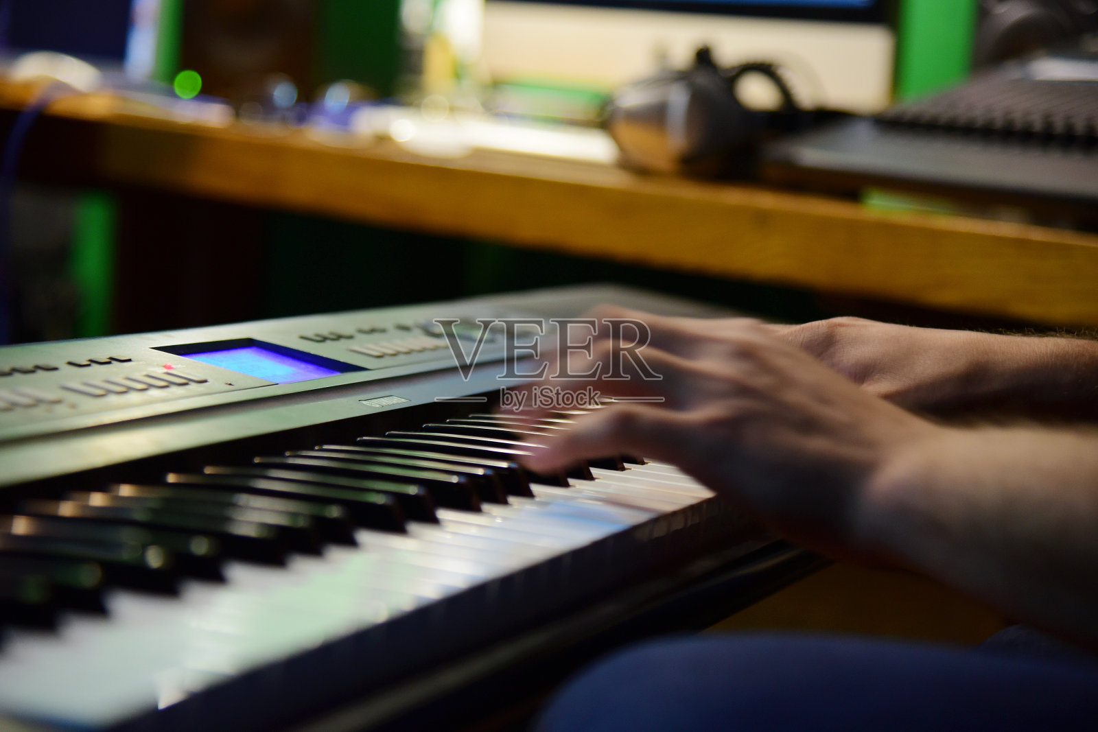 手指,手,人演奏乐器照片摄影图片