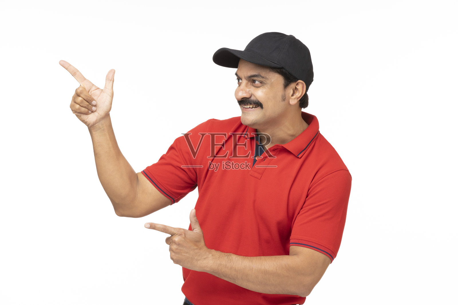 戴黑帽子的送货员的肖像,库存照片照片摄影图片