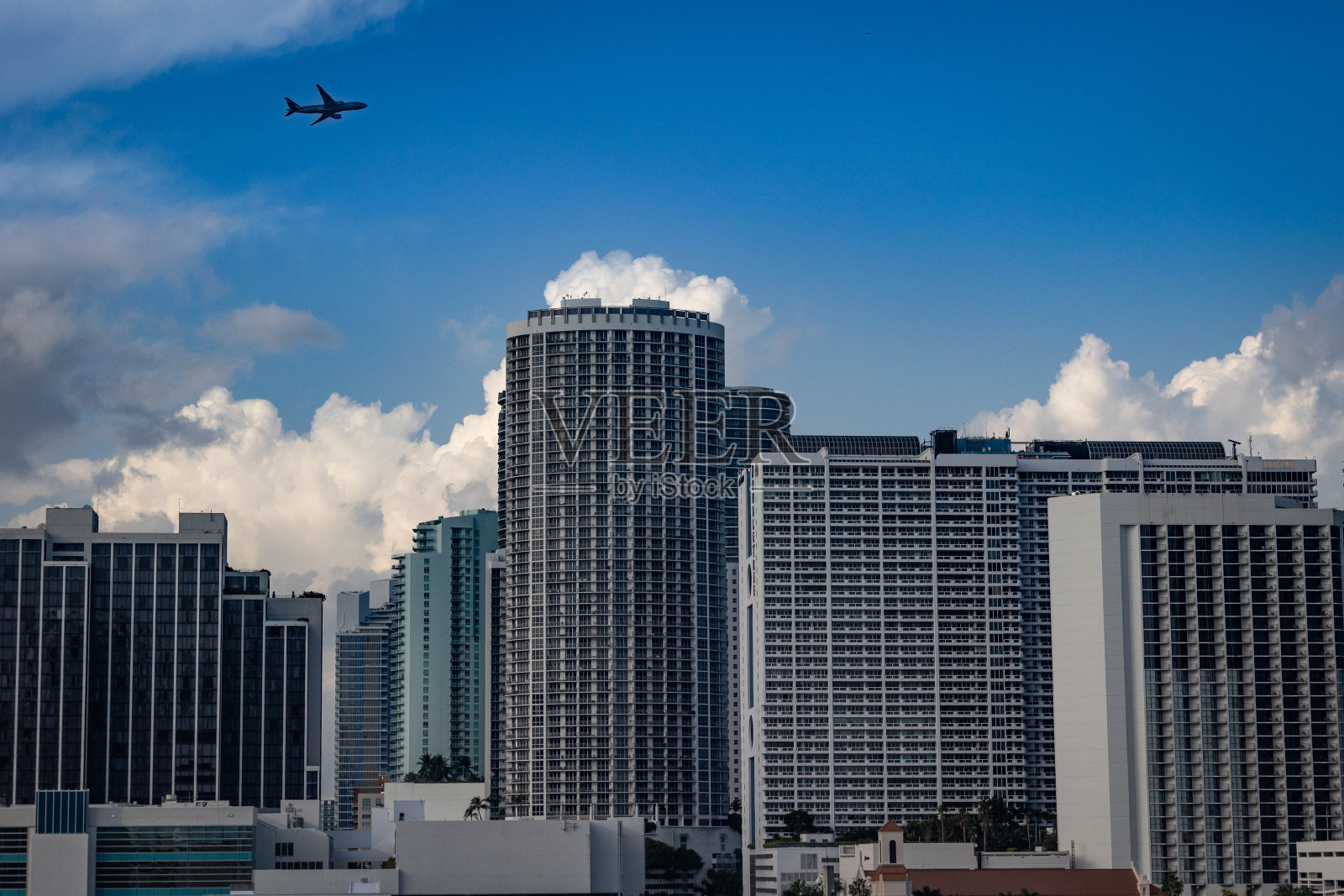 美国大城市中心区高大的金融办公楼照片摄影图片