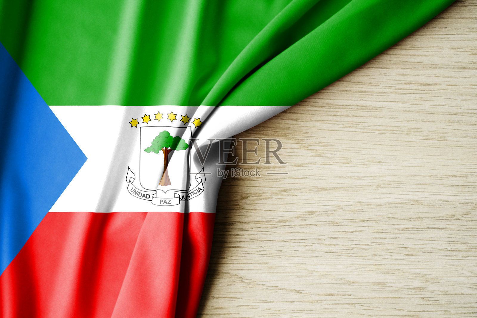 赤道几内亚国旗。赤道几内亚织物图案旗帜。三维插图。为文本设置退格。照片摄影图片