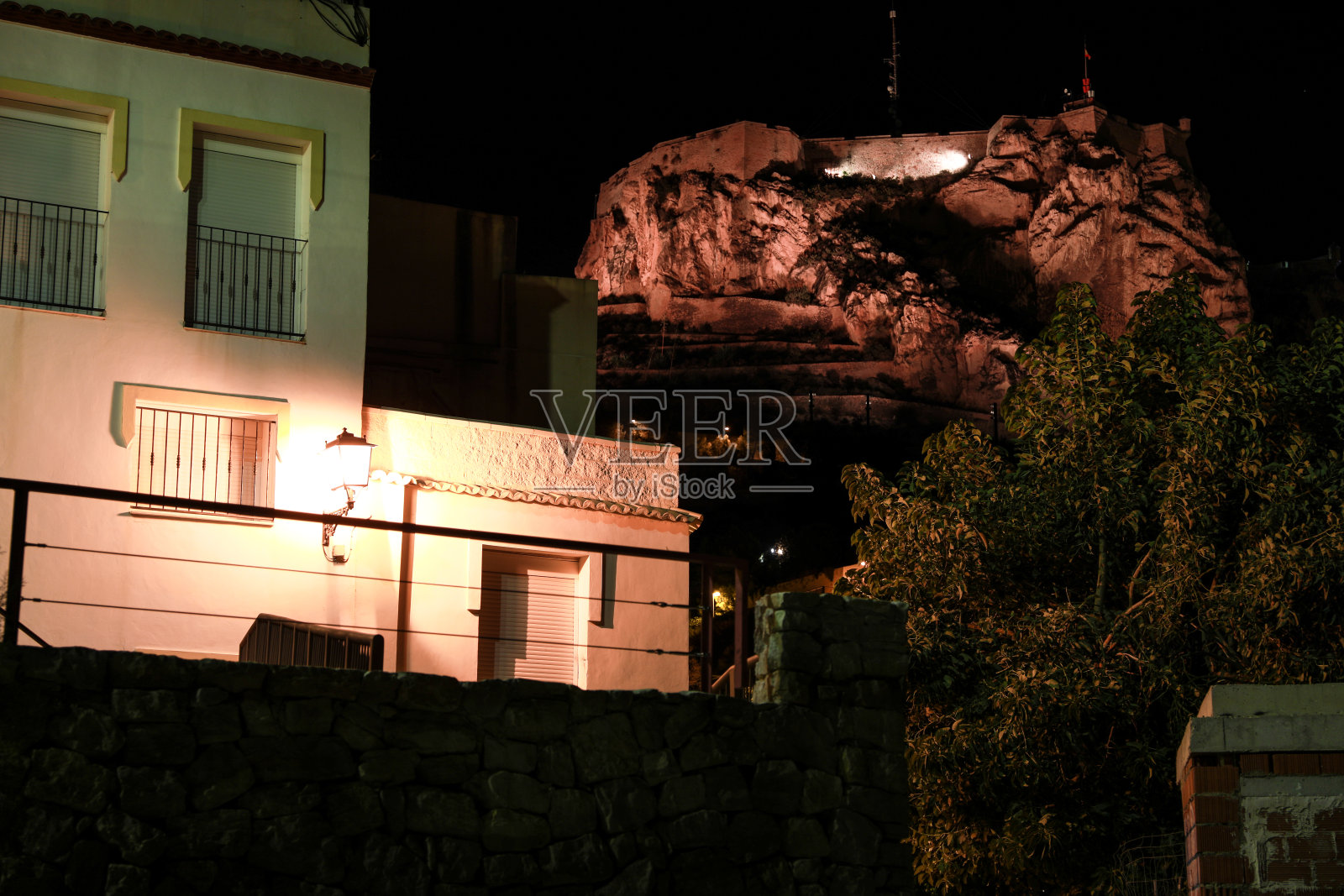 从阿利坎特古城俯瞰圣芭芭拉卡斯蒂略照片摄影图片