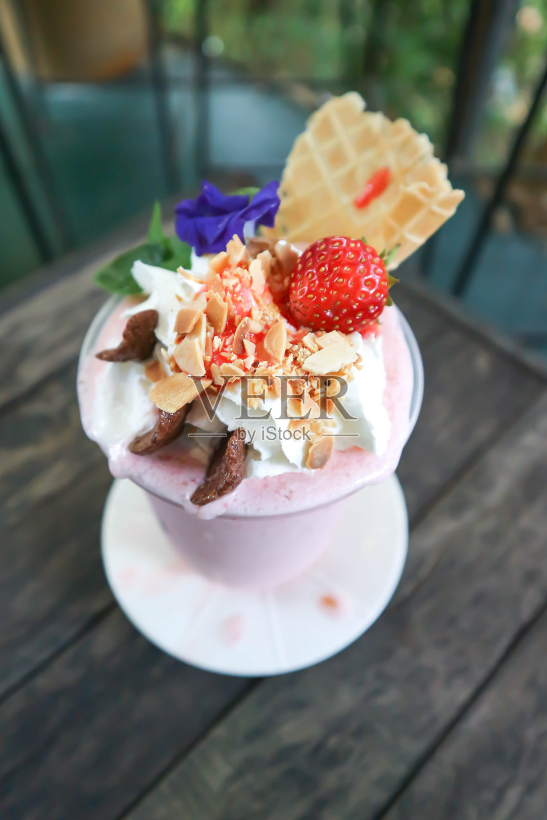 奶昔还是草莓酸奶奶昔,草莓奶昔照片摄影图片