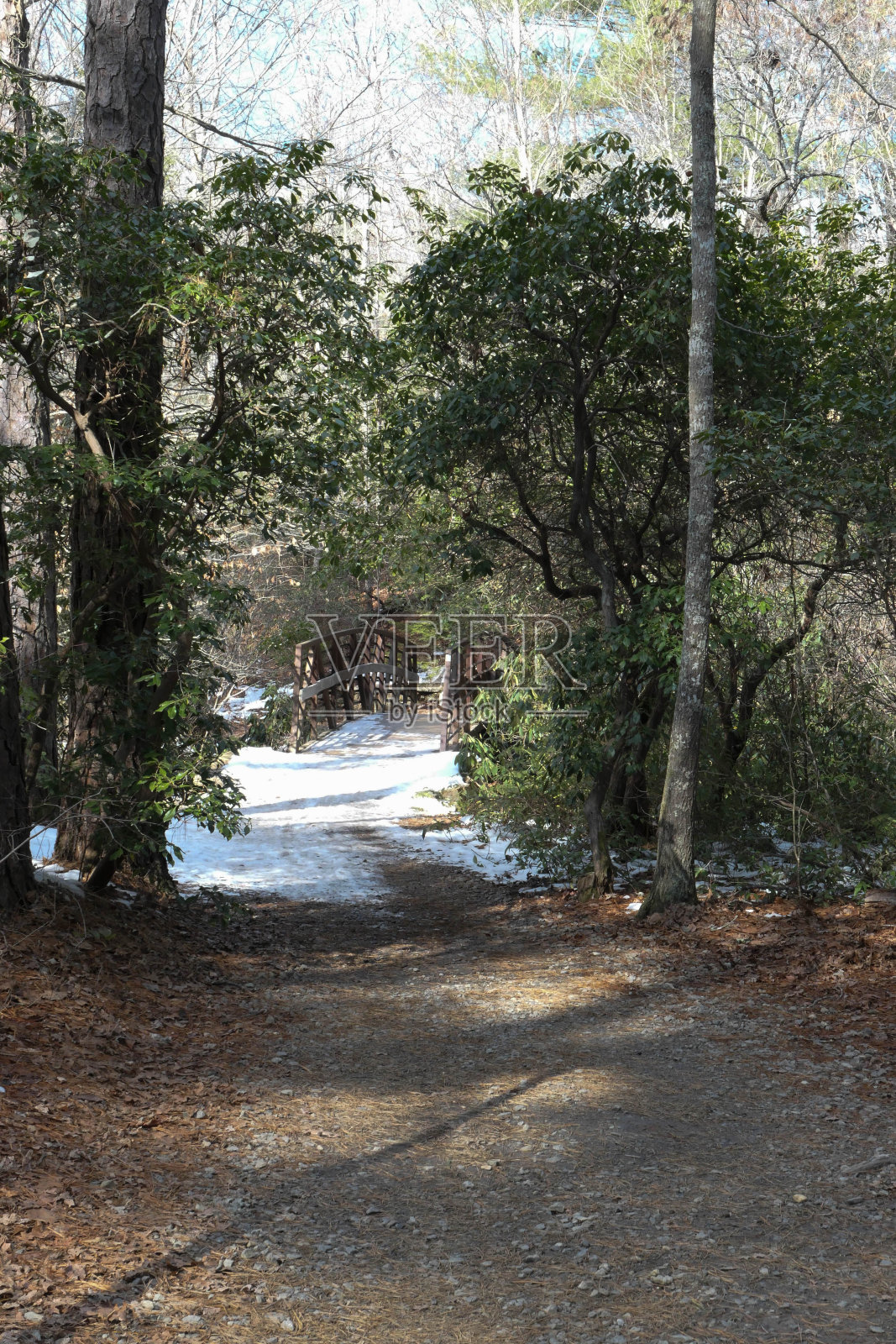 有桥有雪的乡村景色照片摄影图片