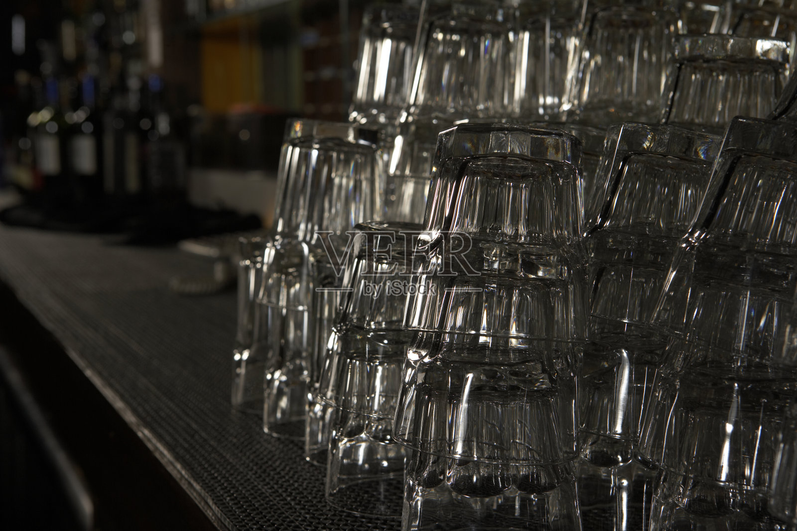 酒吧酒杯照片摄影图片