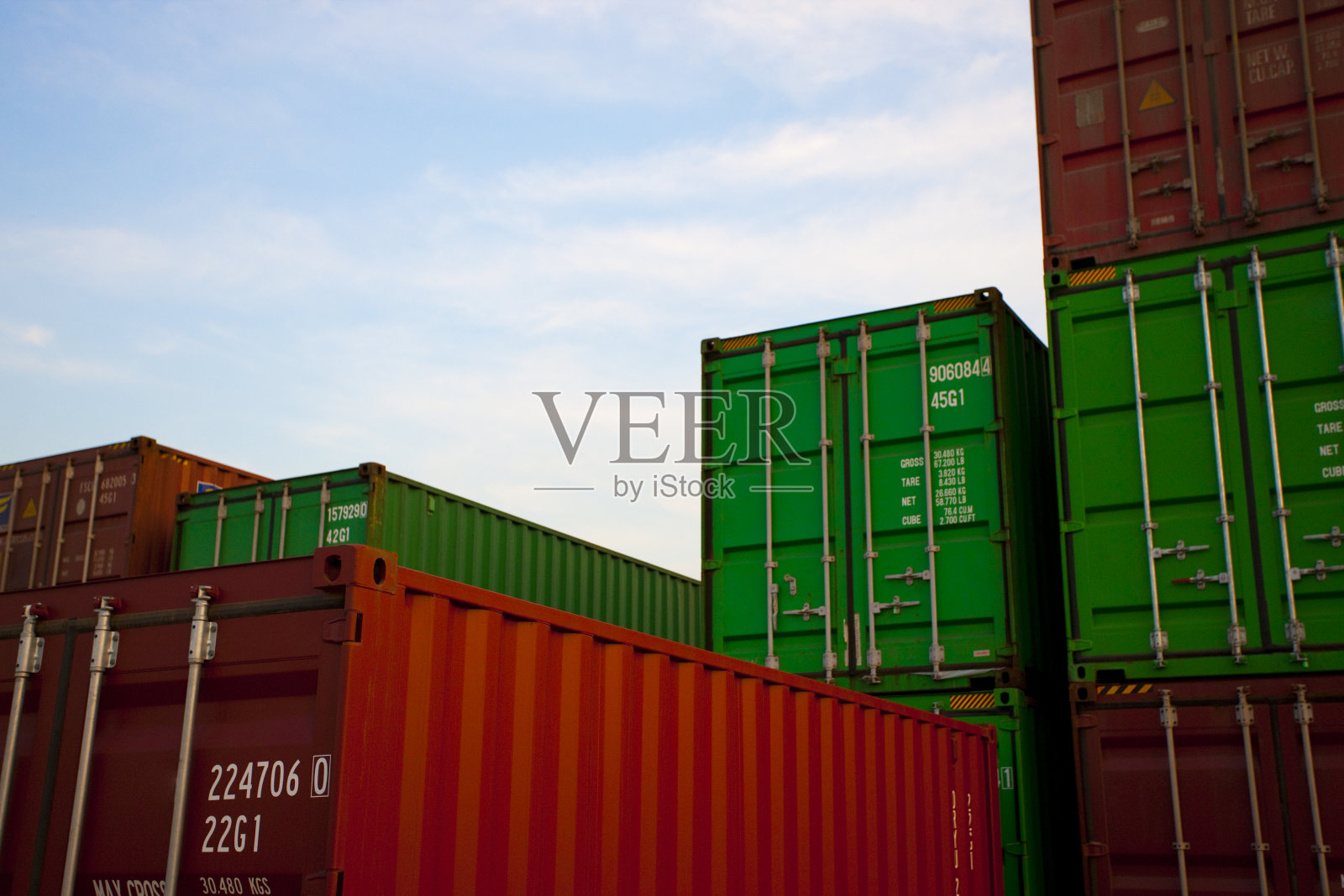 码头上的集装箱照片摄影图片