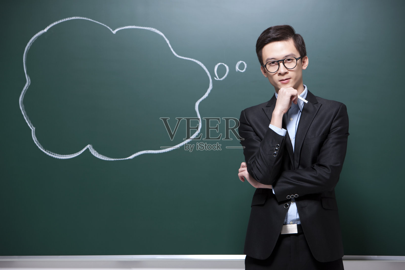 思考中的男老师照片摄影图片