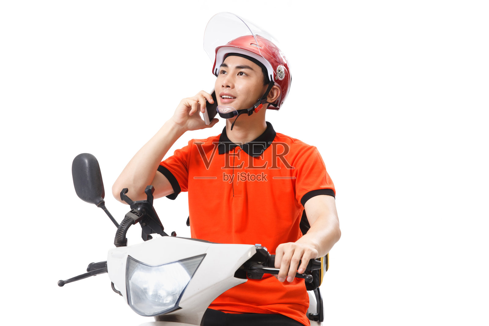 年轻的快递员在工作照片摄影图片