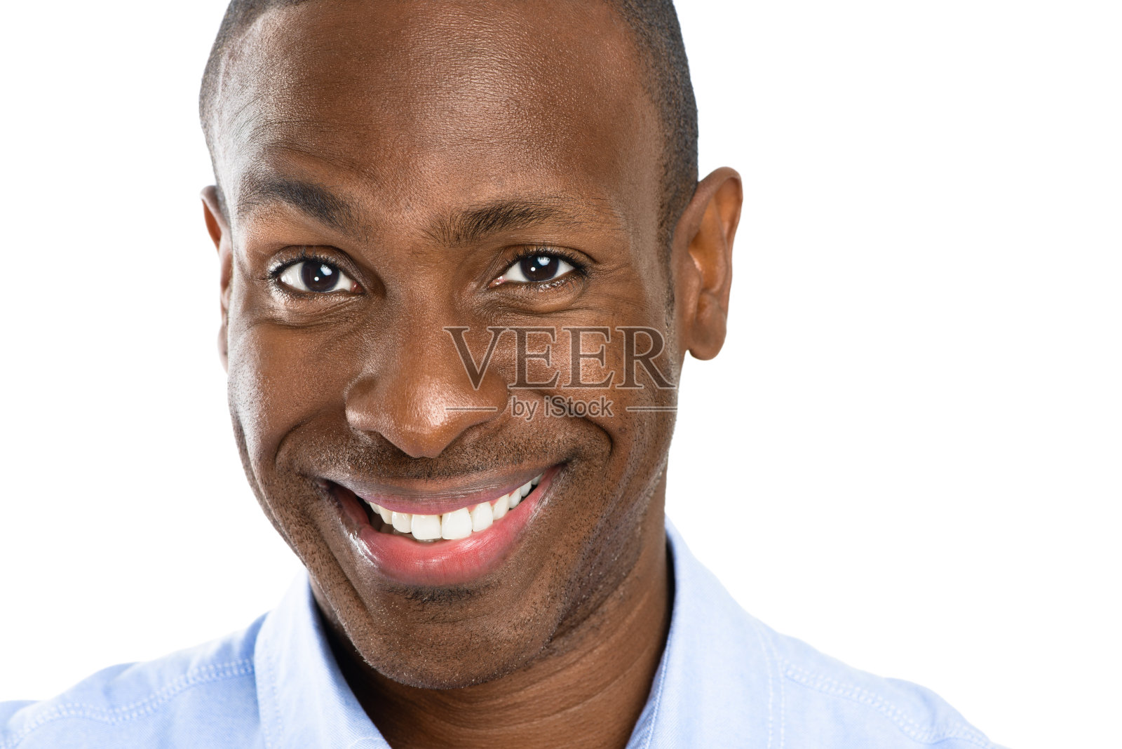 一个英俊的非洲商人在工作室背景下的照片照片摄影图片