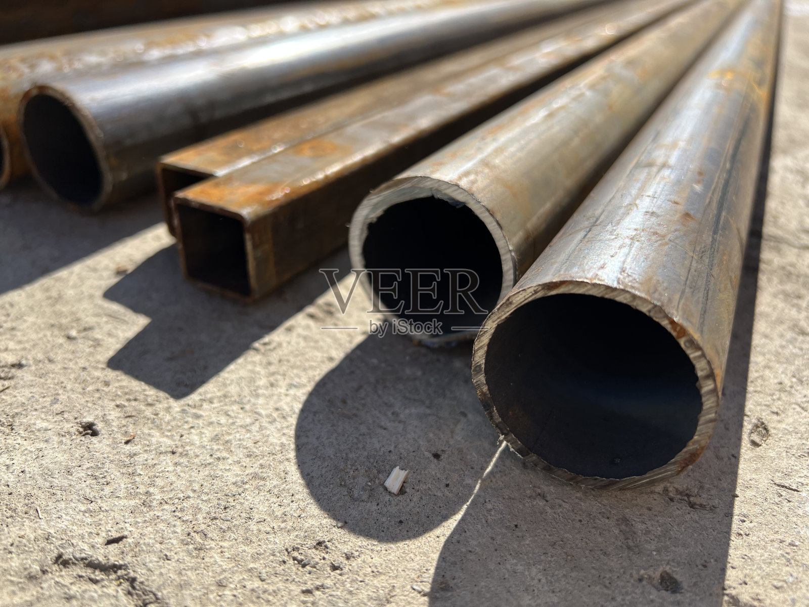 金属管的外形彼此相连照片摄影图片