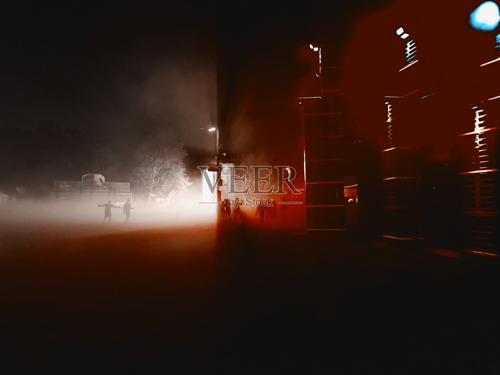 在红色的跳舞照片摄影图片