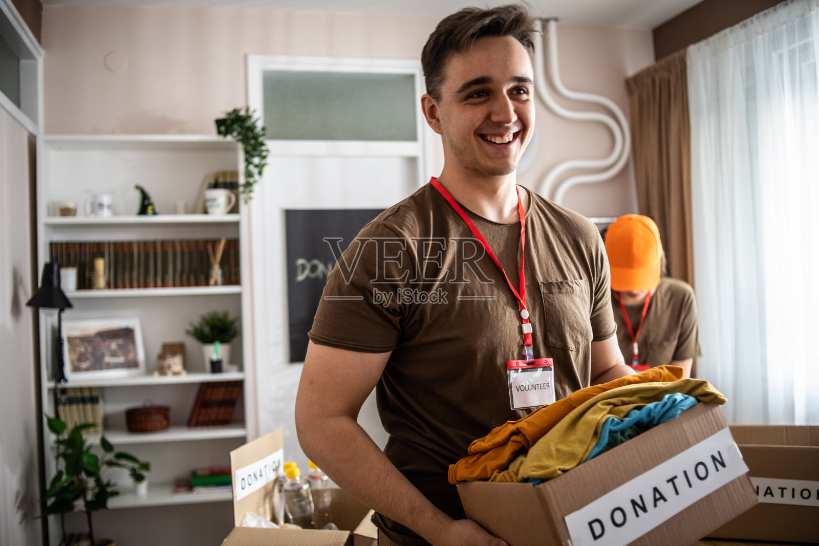 帮助别人给我们快乐照片摄影图片