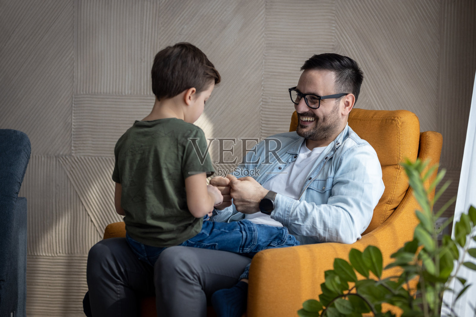 父子时刻照片摄影图片